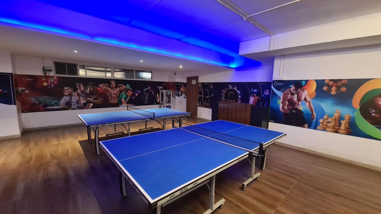 Galaxy Club & Hotel Bijāpur Exteriör bild
