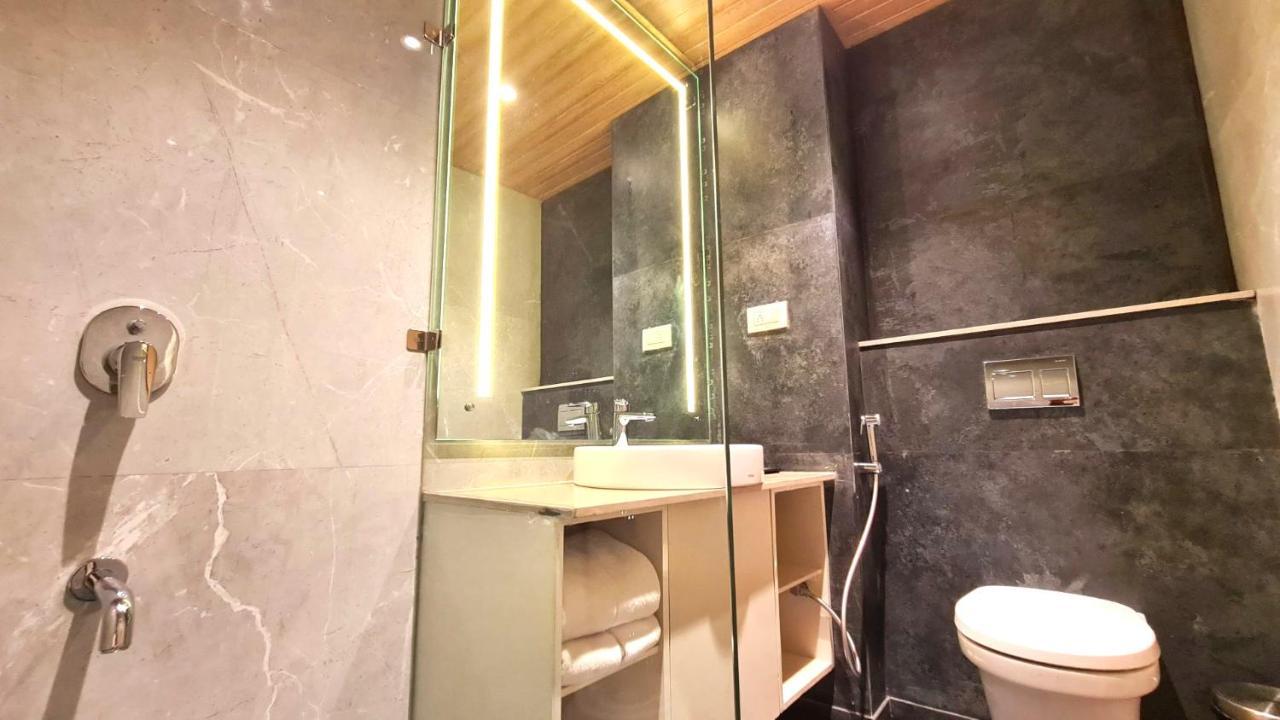 Galaxy Club & Hotel Bijāpur Exteriör bild